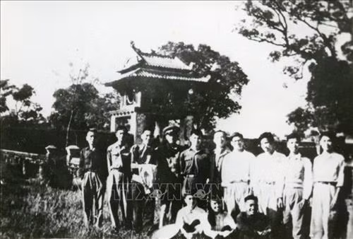 Lớp đào tạo phóng viên, biên tập viên Việt Nam Thông tấn xã khóa I (1955). Ảnh: Tư liệu TTXVN