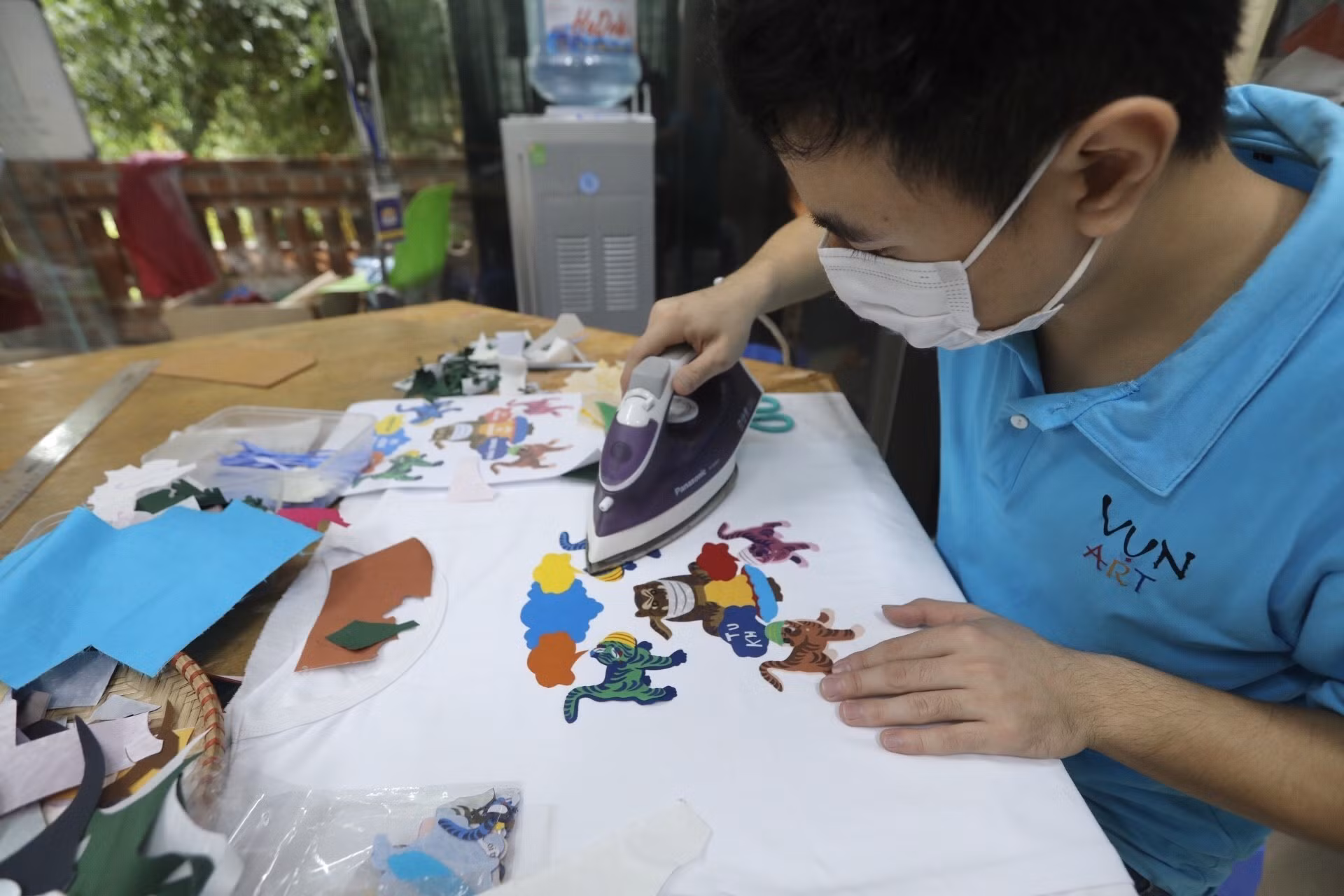 Sản phẩm OCOP của những người thợ khuyết tật Hà Nội ảnh 7