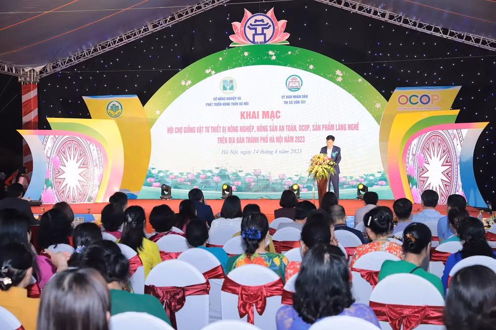 Khai mạc Hội chợ giống, vật tư thiết bị nông nghiệp, nông sản an toàn, sản phẩm OCOP, làng nghề Hà Nội năm 2023 ảnh 1