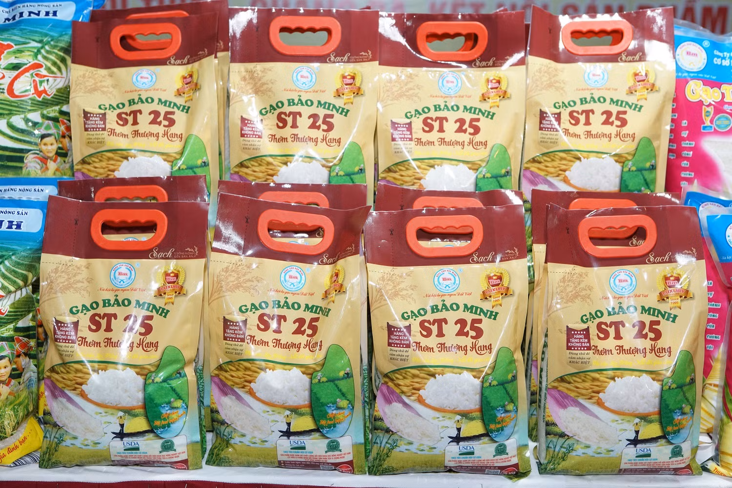 Hà Nội lần đầu tiên giới thiệu, quảng bá, kết nối sản phẩm OCOP gắn với văn hóa các tỉnh Đồng bằng sông Hồng ảnh 21 Hà Nội lần đầu tiên giới thiệu, quảng bá, kết nối sản phẩm OCOP gắn với văn hóa các tỉnh Đồng bằng sông Hồng ảnh 21