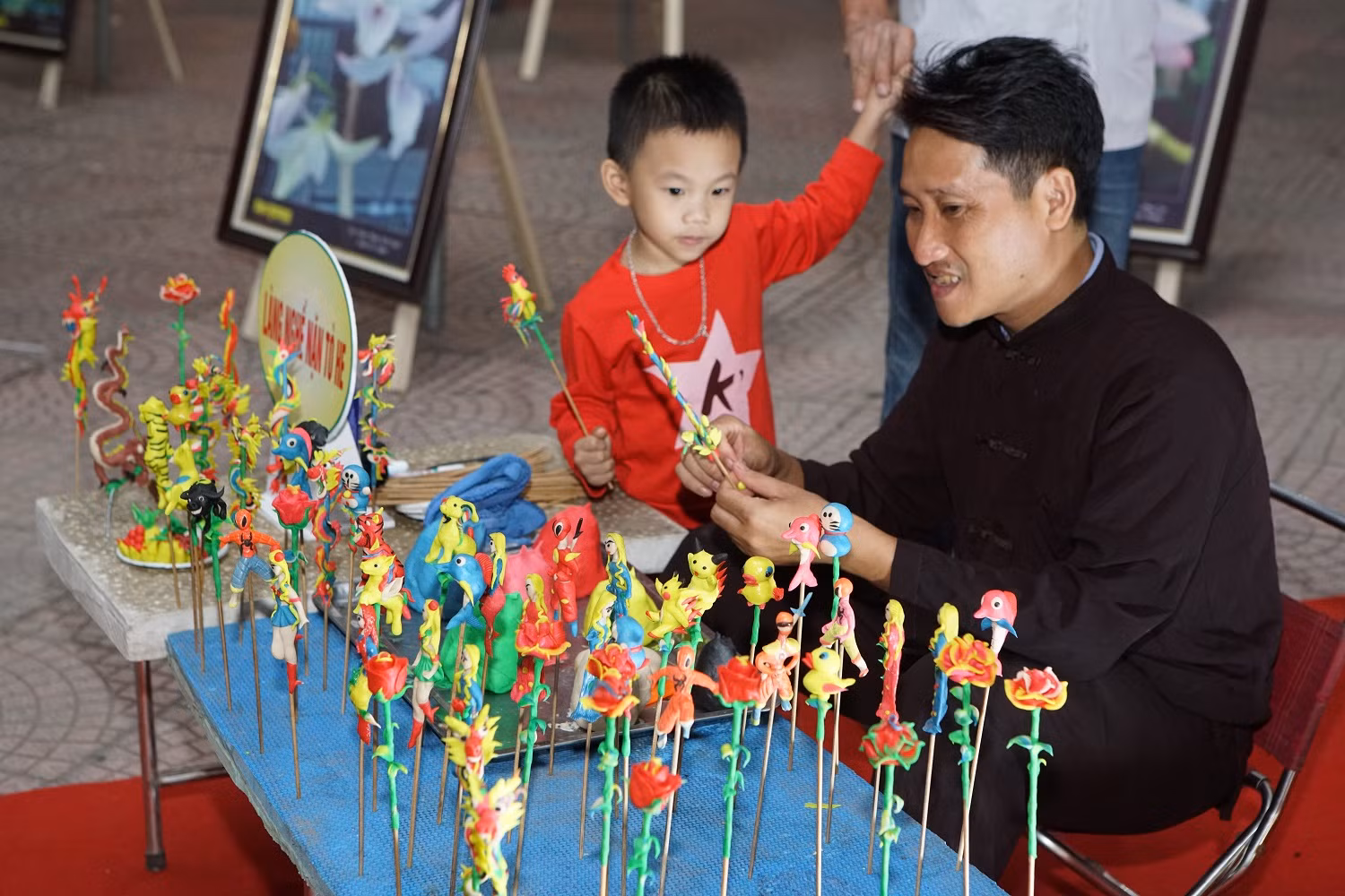 Hà Nội lần đầu tiên giới thiệu, quảng bá, kết nối sản phẩm OCOP gắn với văn hóa các tỉnh Đồng bằng sông Hồng ảnh 13 Hà Nội lần đầu tiên giới thiệu, quảng bá, kết nối sản phẩm OCOP gắn với văn hóa các tỉnh Đồng bằng sông Hồng ảnh 13