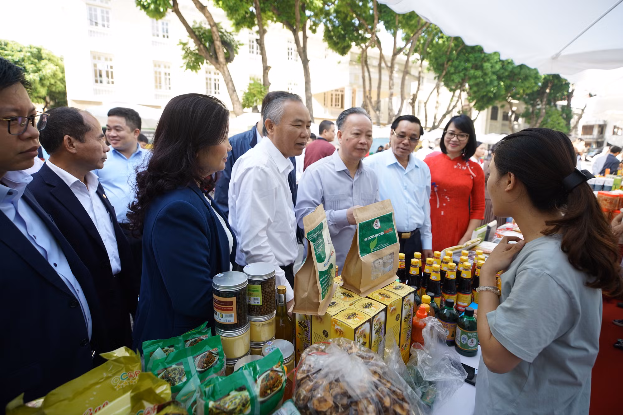 Hà Nội tổ chức tổng kết chương trình phối hợp phát triển chuỗi cung cấp rau, thịt an toàn giai đoạn 2015 - 2020 ảnh 7