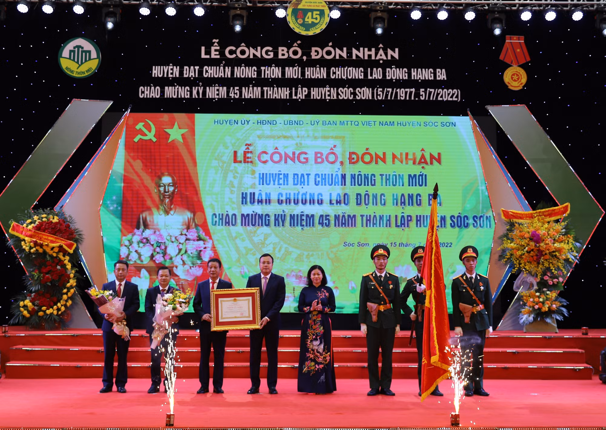 Sóc Sơn với niềm vui đón huyện nông thôn mới ảnh 1
