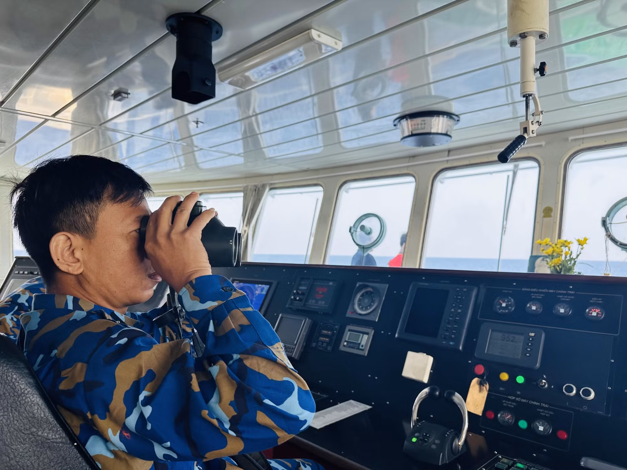 Những người nối “trái tim” đất liền với Trường Sa ảnh 4