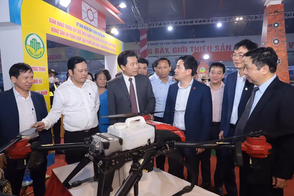 Khai mạc Hội chợ giống, vật tư thiết bị nông nghiệp, nông sản an toàn, sản phẩm OCOP, làng nghề Hà Nội năm 2023 ảnh 3