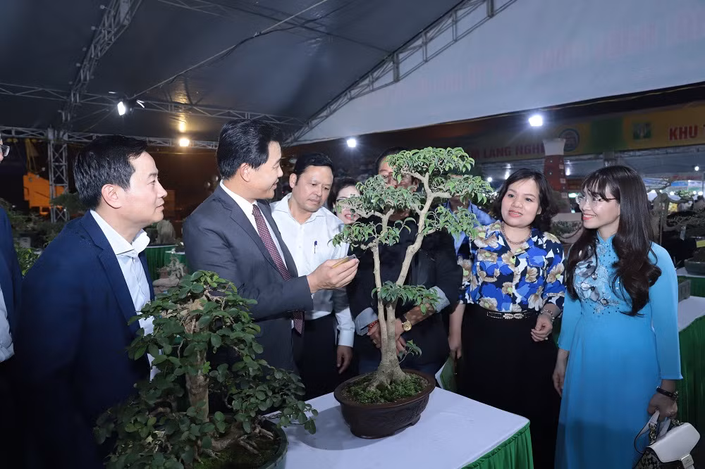 Khai mạc Hội chợ giống, vật tư thiết bị nông nghiệp, nông sản an toàn, sản phẩm OCOP, làng nghề Hà Nội năm 2023 ảnh 6