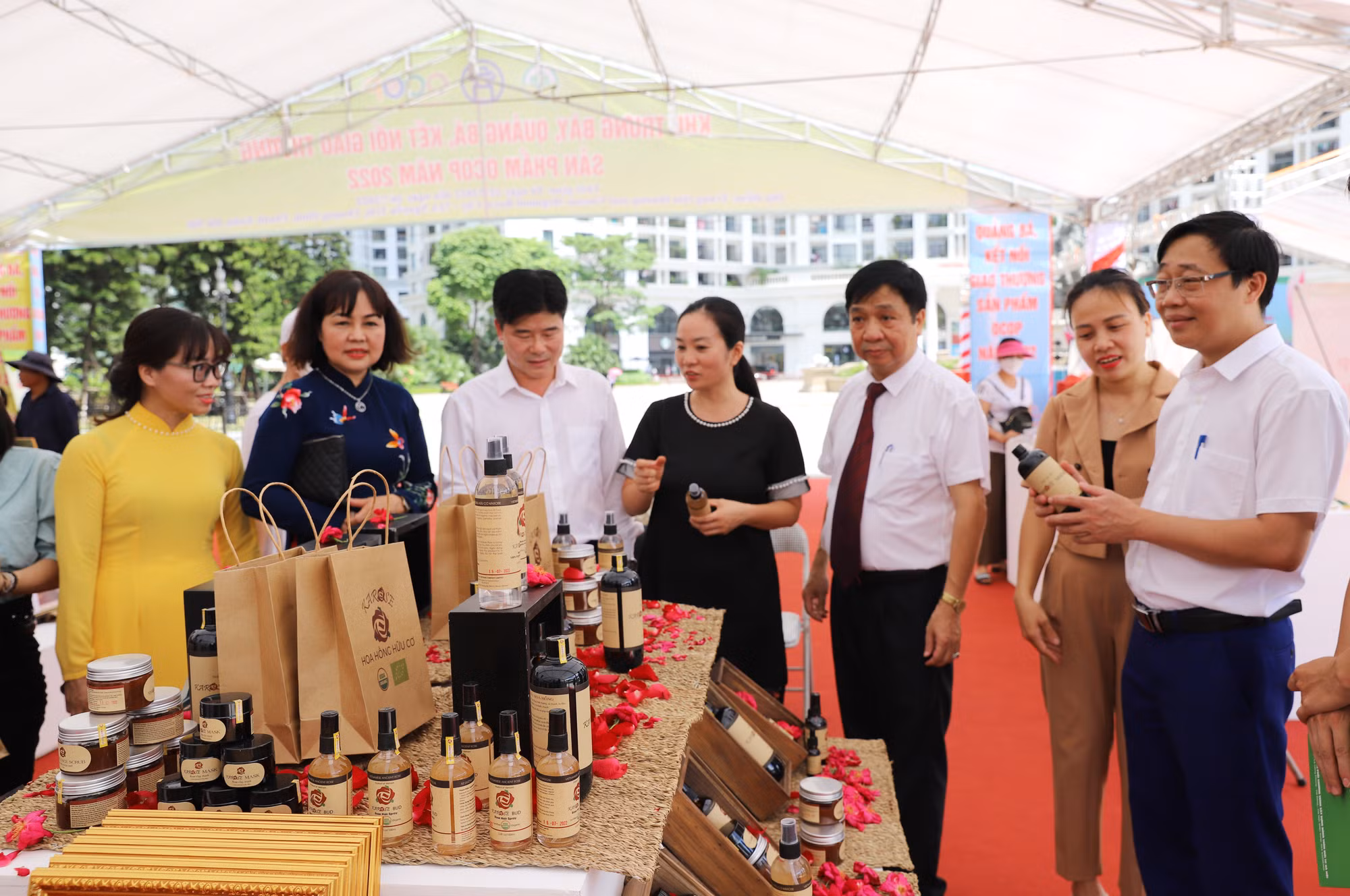 Hà Nội công nhận gần 600 sản phẩm đạt chuẩn OCOP năm 2021 ảnh 9