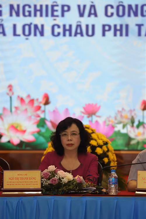 Phó Bí thư Thường trực Thành ủy Hà Nội Ngô Thị Thanh Hằng tại buổi làm việc với huyện Chương Mỹ.