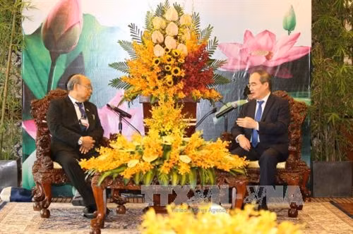 Bí thư Thành ủy Thành phố Hồ Chí Minh Nguyễn Thiện Nhân tiếp ông Man Uyn Khai Than, Chủ tịch Quốc hội Cộng hòa Liên bang Myanmar cùng đoàn đại biểu đang tham dự Hội nghị chuyên đề IPU khu vực Châu á - Thái Bình Dương. Ảnh: Thanh Vũ - TTXVN