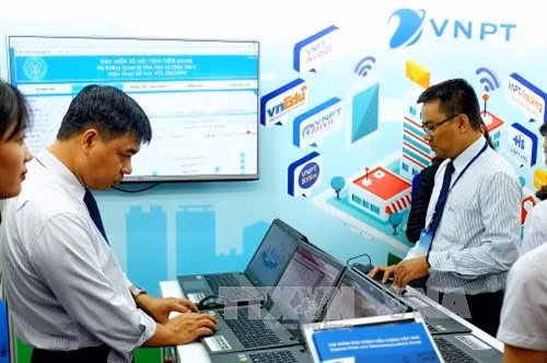Khách tham quan Hội chợ. Ảnh: Thế Anh-TTXVN