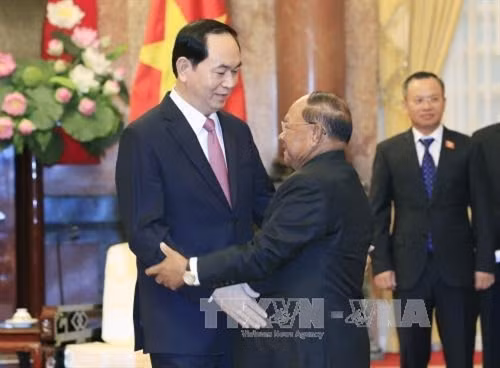 Chiều 24/6/2017, tại Phủ Chủ tịch, Chủ tịch nước Trần Đại Quang tiếp Chủ tịch Quốc hội Vương quốc Campuchia Samdech Heng Samrin đang thăm hữu nghị chính thức Việt Nam. Ảnh: TTXVN
