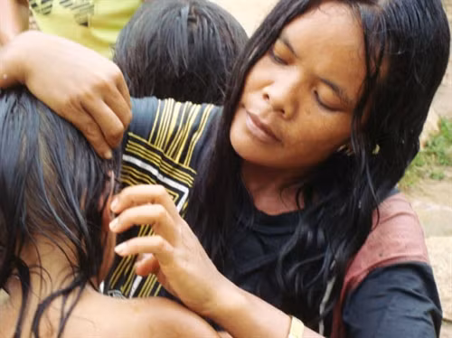 Mẹ con người Cơho – tộc người bản địa Nam Tây Nguyên