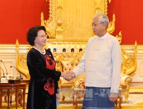 Chiều 30/9, Chủ tịch Quốc hội Nguyễn Thị Kim Ngân đến chào Tổng thống Cộng hòa Liên bang Myanmar ngài Htin Kyaw. Ảnh: Trọng Đức/TTXVN