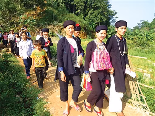 Cô dâu, chú rể trong ngày cưới.