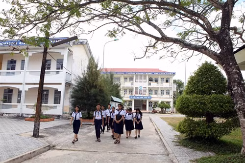 Trường Phổ thông Dân tộc nội trú tỉnh Bạc Liêu được đầu tư xây dựng khang trang.