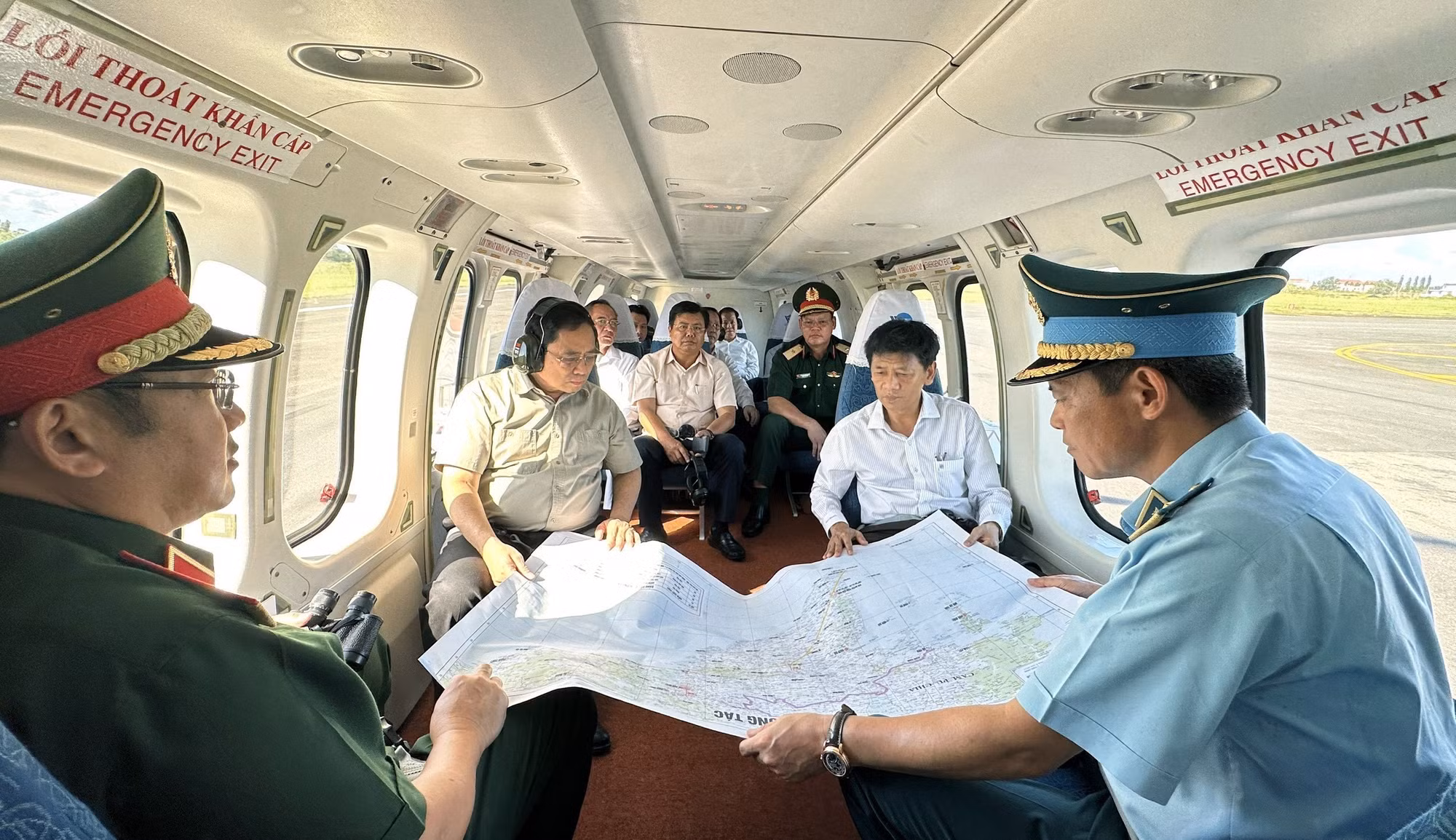 Thủ tướng Phạm Minh Chính: Cấp bách bảo vệ tính mạng, tài sản của người dân vùng sạt lở Đồng bằng sông Cửu Long ảnh 2