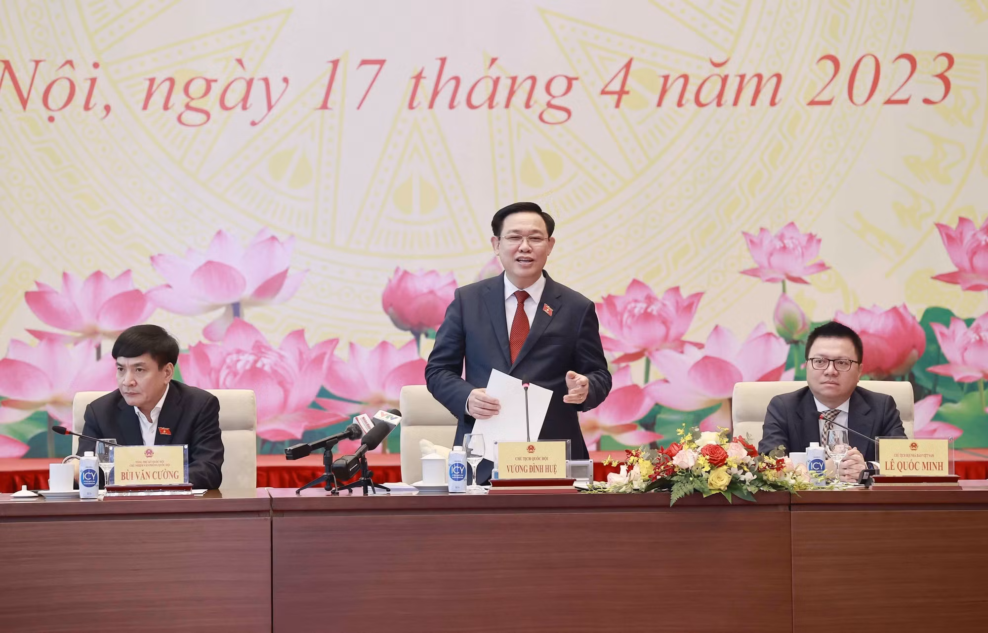 Chủ tịch Quốc hội Vương Đình Huệ: Nhà báo nữ Việt Nam luôn giữ “Tâm sáng, lòng trong, bút sắc”, là “những bông lau bằng thép" ảnh 1