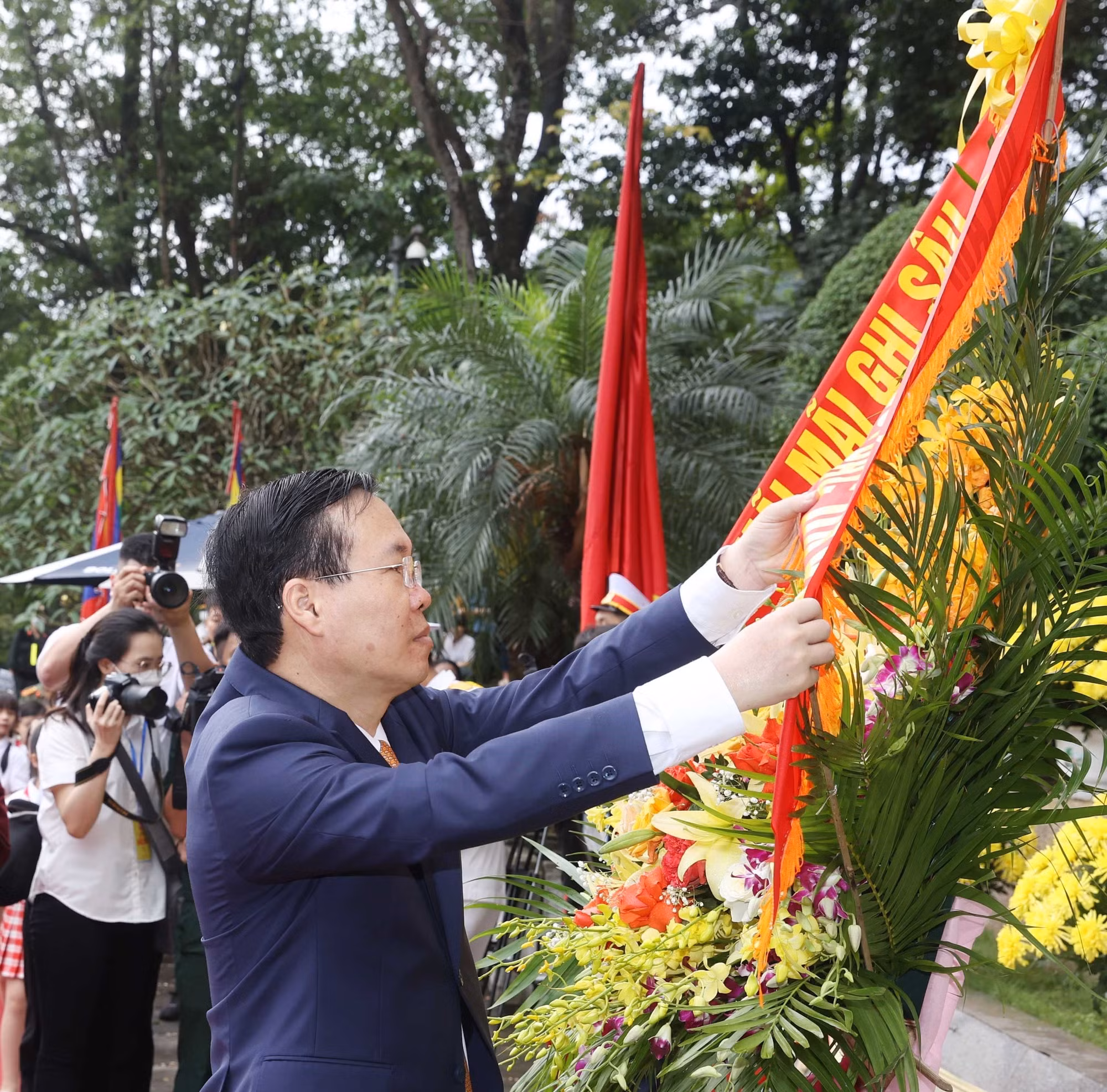 Chủ tịch nước Võ Văn Thưởng dâng hương Giỗ Tổ Hùng Vương năm 2023 ảnh 9
