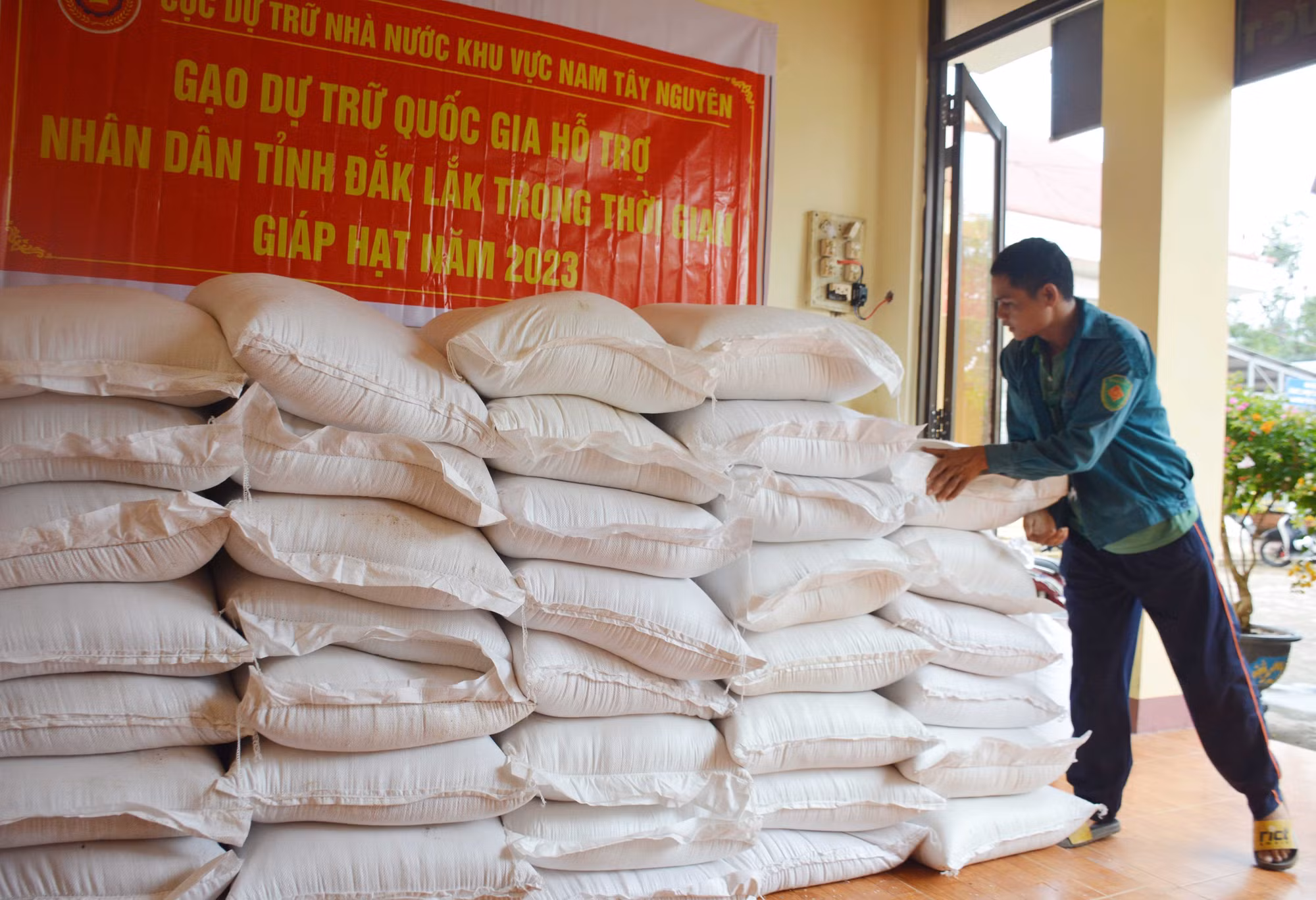 Đắk Lắk đảm bảo trao gạo dự trữ quốc gia đúng kế hoạch, đúng đối tượng ảnh 4