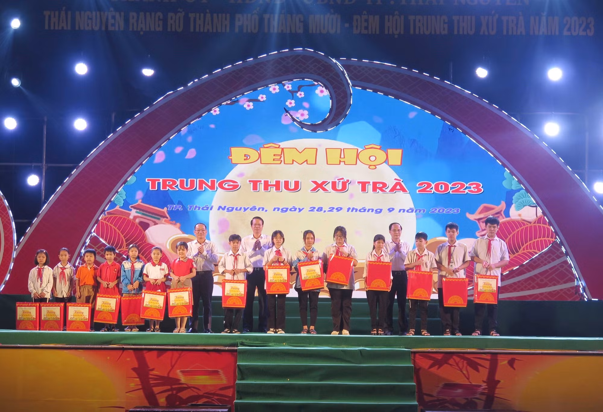 Hấp dẫn Đêm hội Trung Thu xứ Trà ảnh 4