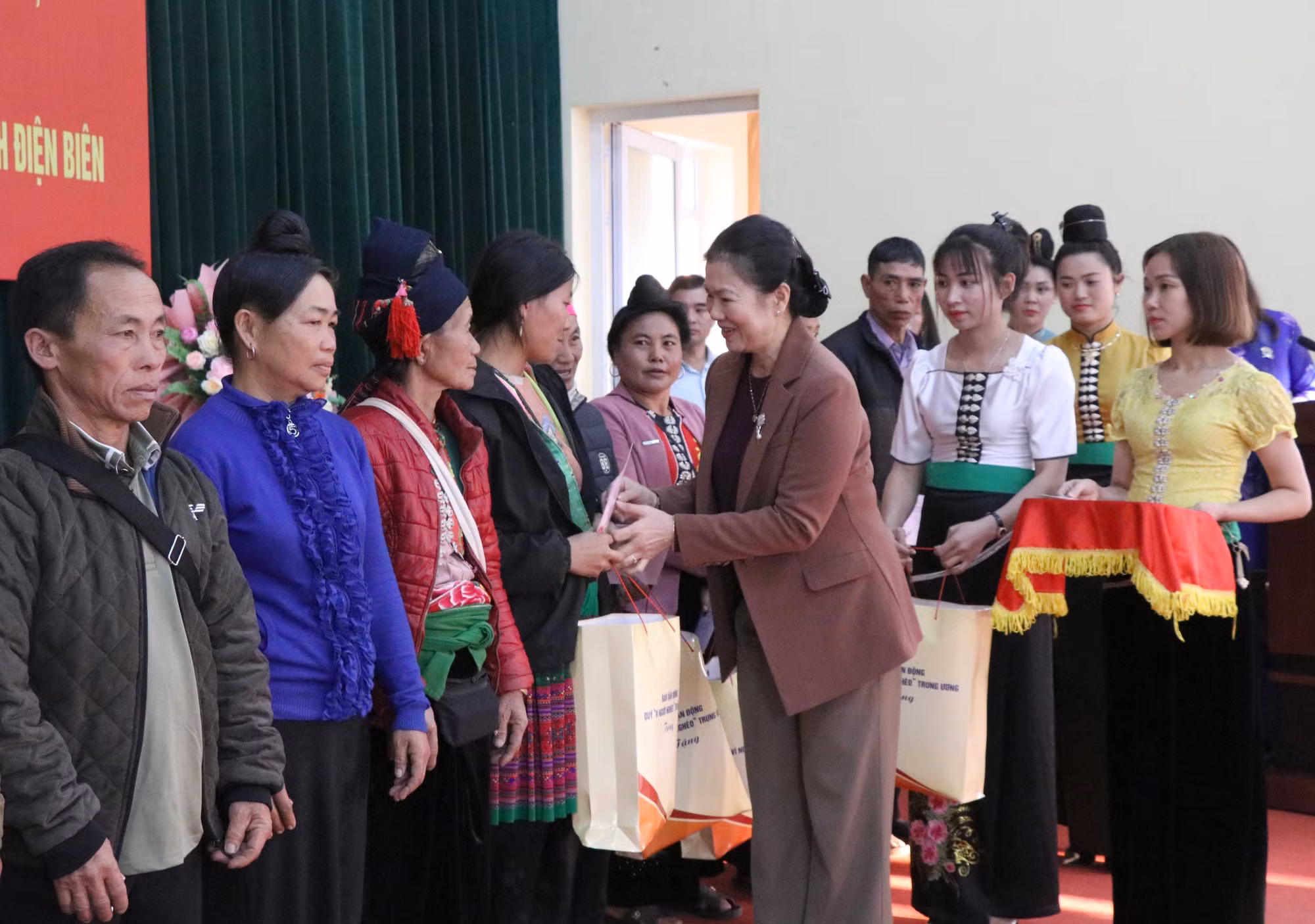 Ủy viên Bộ Chính trị Nguyễn Xuân Thắng thăm, làm việc tại tỉnh Điện Biên ảnh 4
