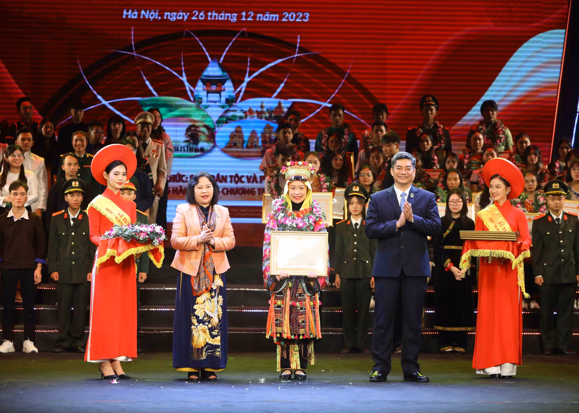 Tuyên dương 143 học sinh, sinh viên, thanh niên dân tộc thiểu số xuất sắc, tiêu biểu ảnh 7