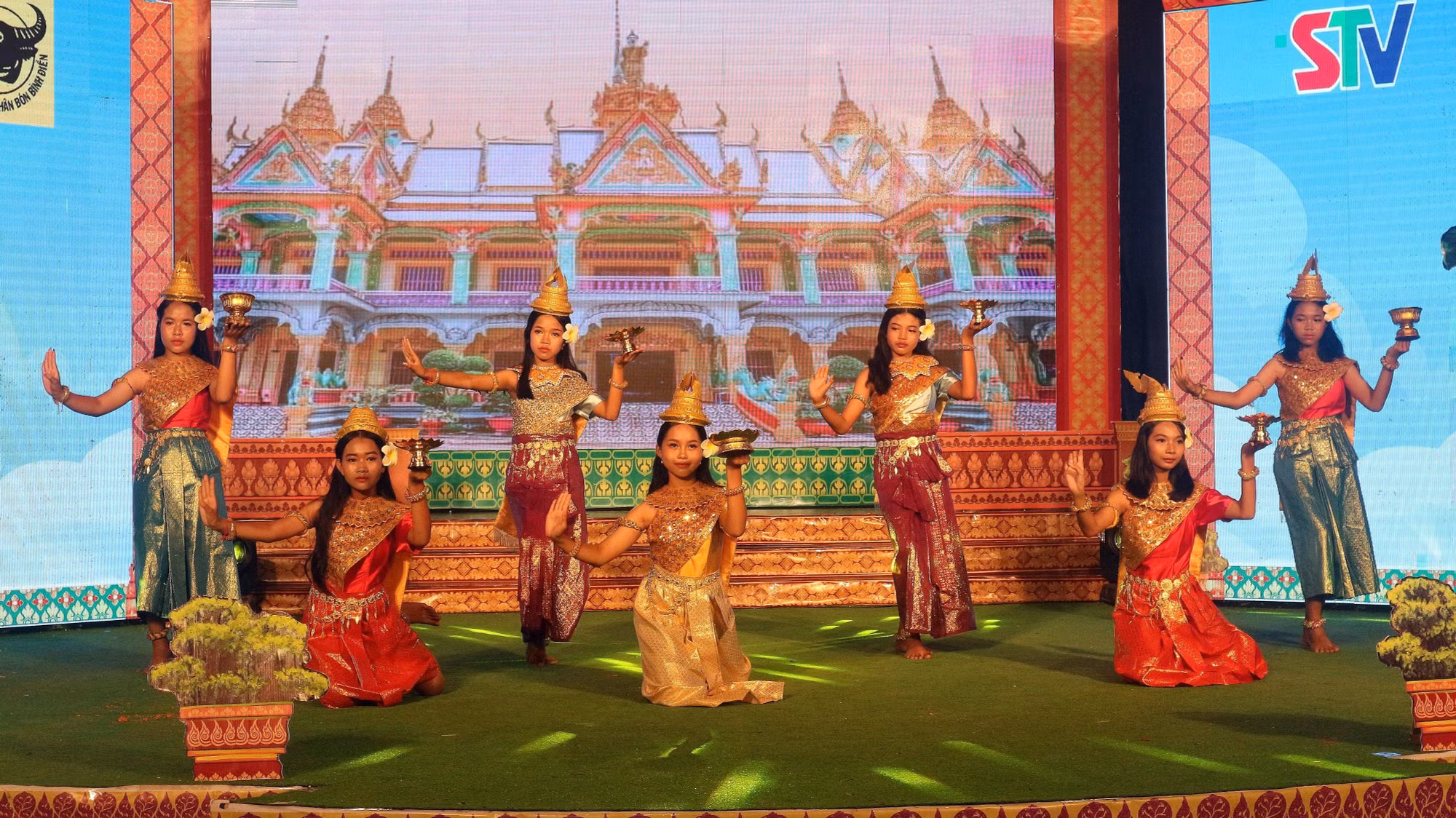 Hội thi văn nghệ các trường Phổ thông Dân tộc nội trú tại tỉnh Sóc Trăng ảnh 1