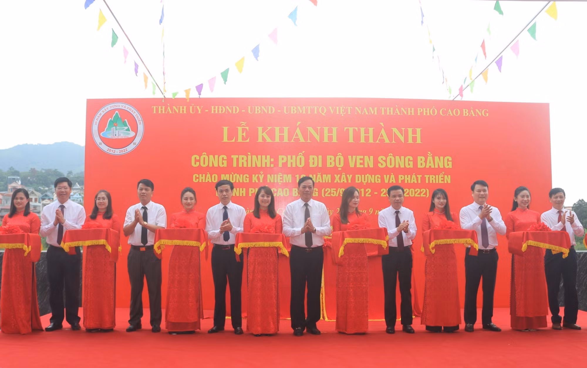 Thành phố Cao Bằng vươn mình sau 10 năm thành lập ảnh 1