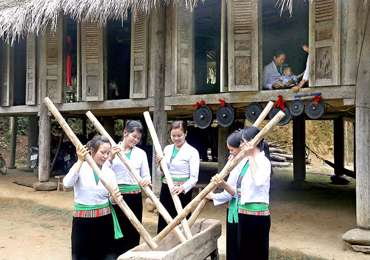 Khơi dậy tình yêu văn hóa Mường ảnh 1