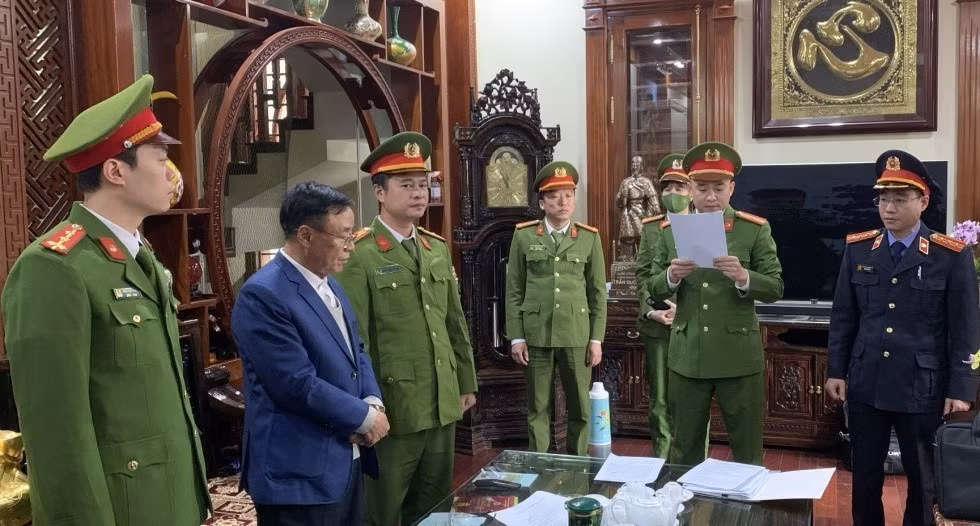 Bắt tạm giam ông Trương Minh Hiến, nguyên Phó Chủ tịch UBND tỉnh Hà Nam ảnh 1