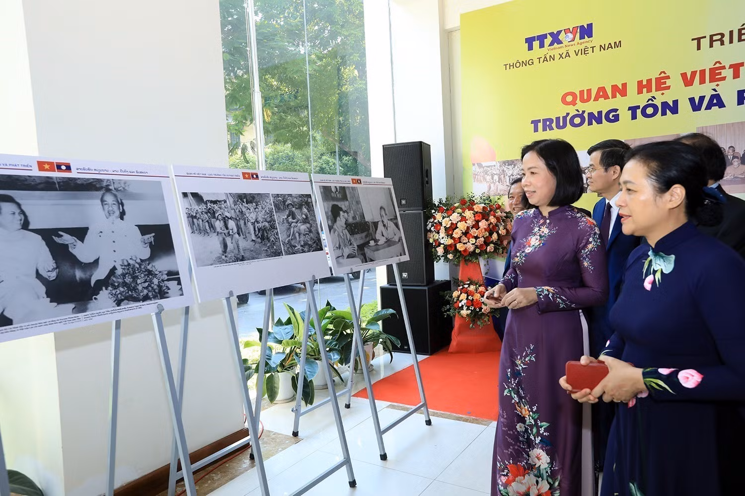 Triển lãm ảnh “Quan hệ Việt Nam - Lào: Trường tồn và Phát triển” ảnh 7