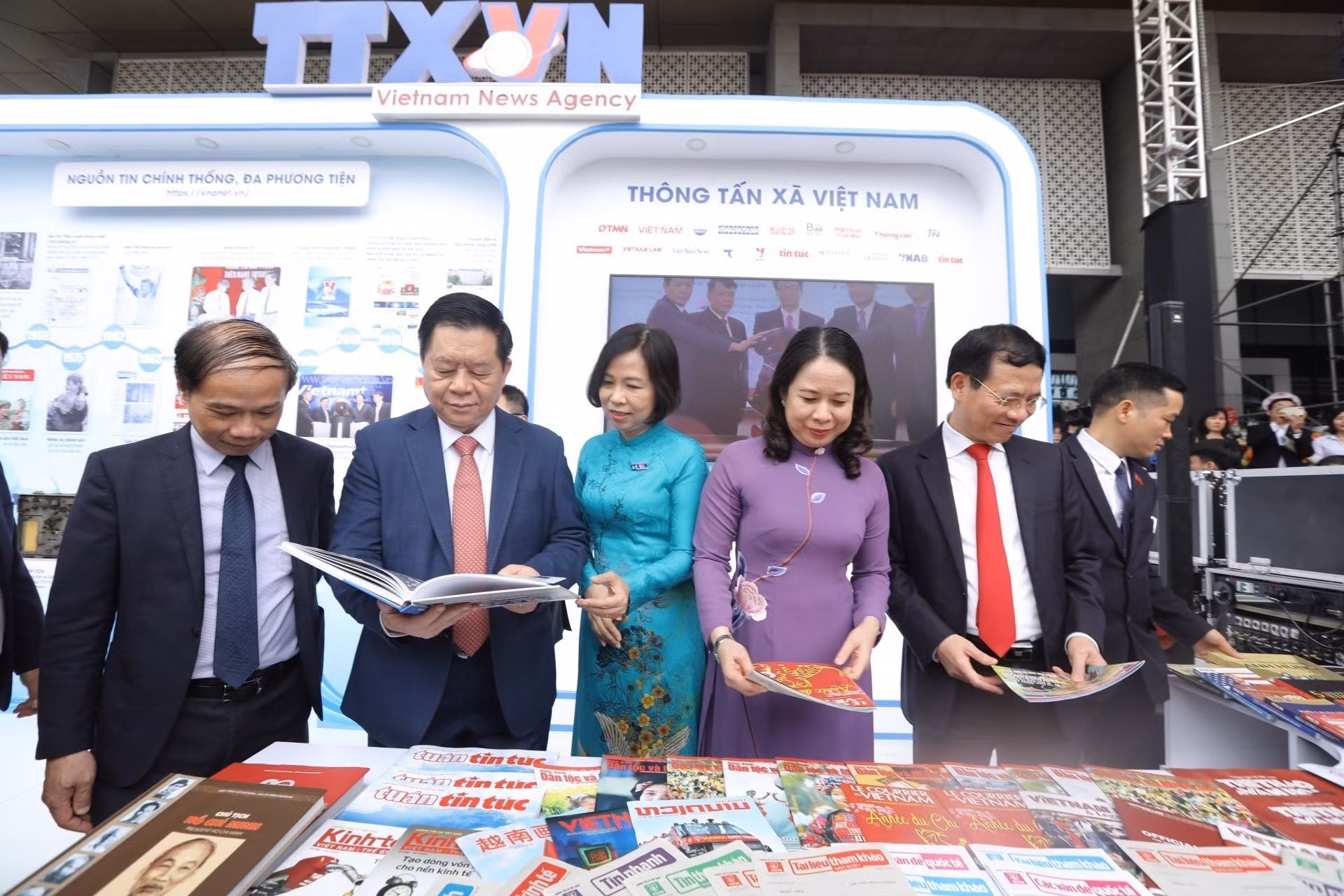 Trưởng ban Tuyên giáo Trung ương Nguyễn Trọng Nghĩa: Xây dựng nền báo chí cách mạng chuyên nghiệp, văn hóa và hiện đại ảnh 3