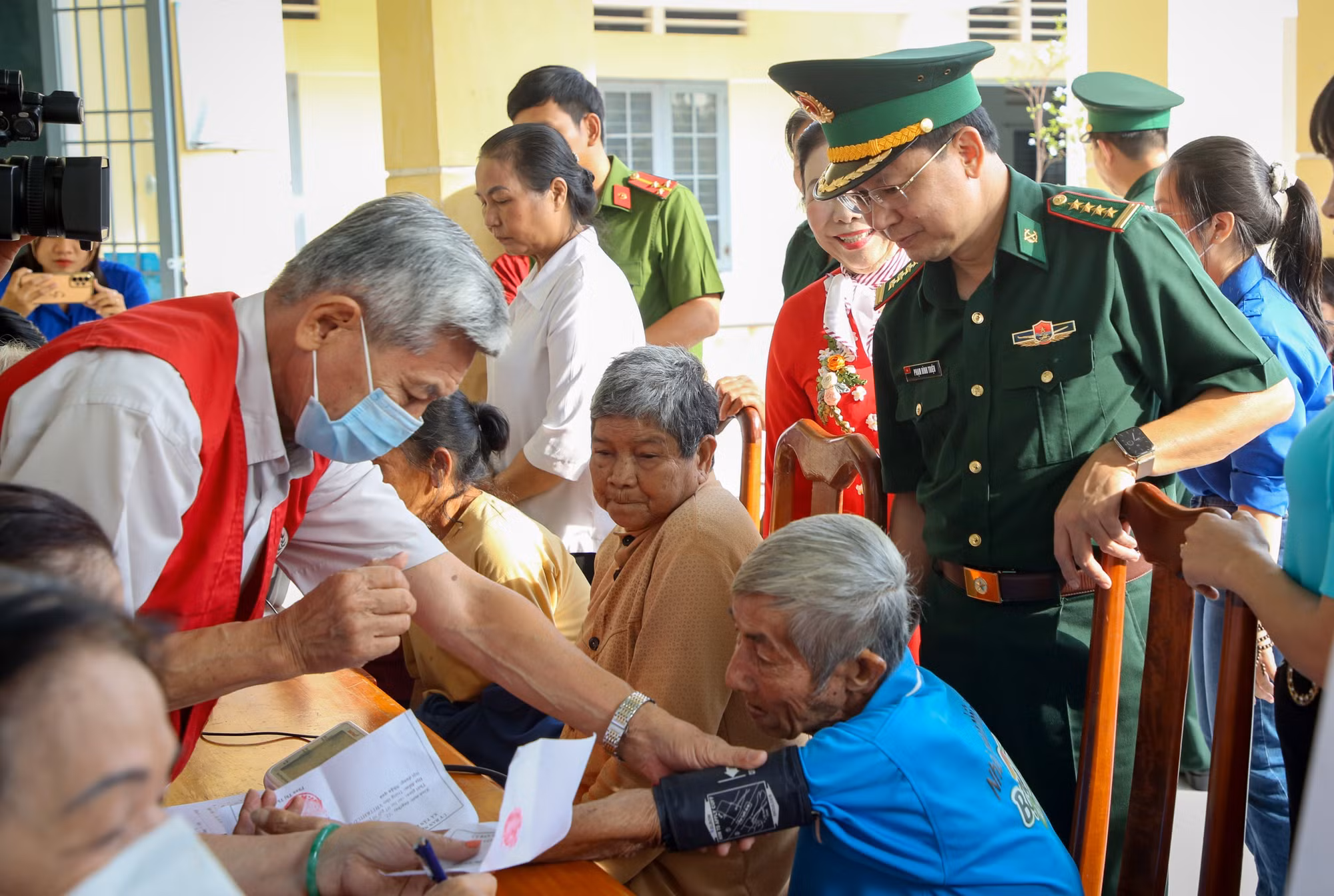 Chương trình “Xuân Biên phòng - Ấm lòng dân bản” làm ấm lòng cư dân xã biên giới Tân Lập ảnh 3