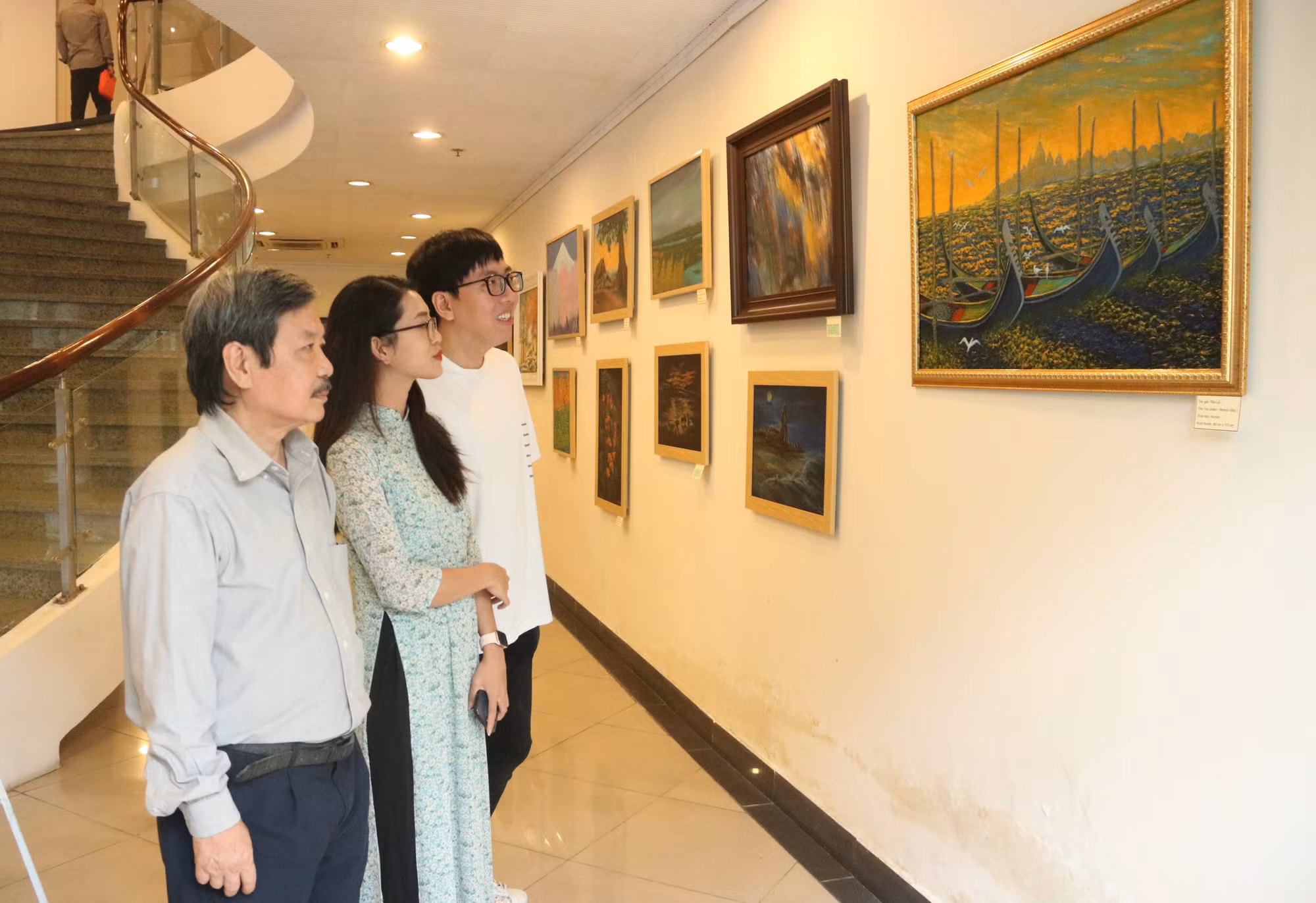 Triển lãm “Cọ Non” giới thiệu 70 tác phẩm của các nhà báo Thông tấn xã Việt Nam ảnh 2