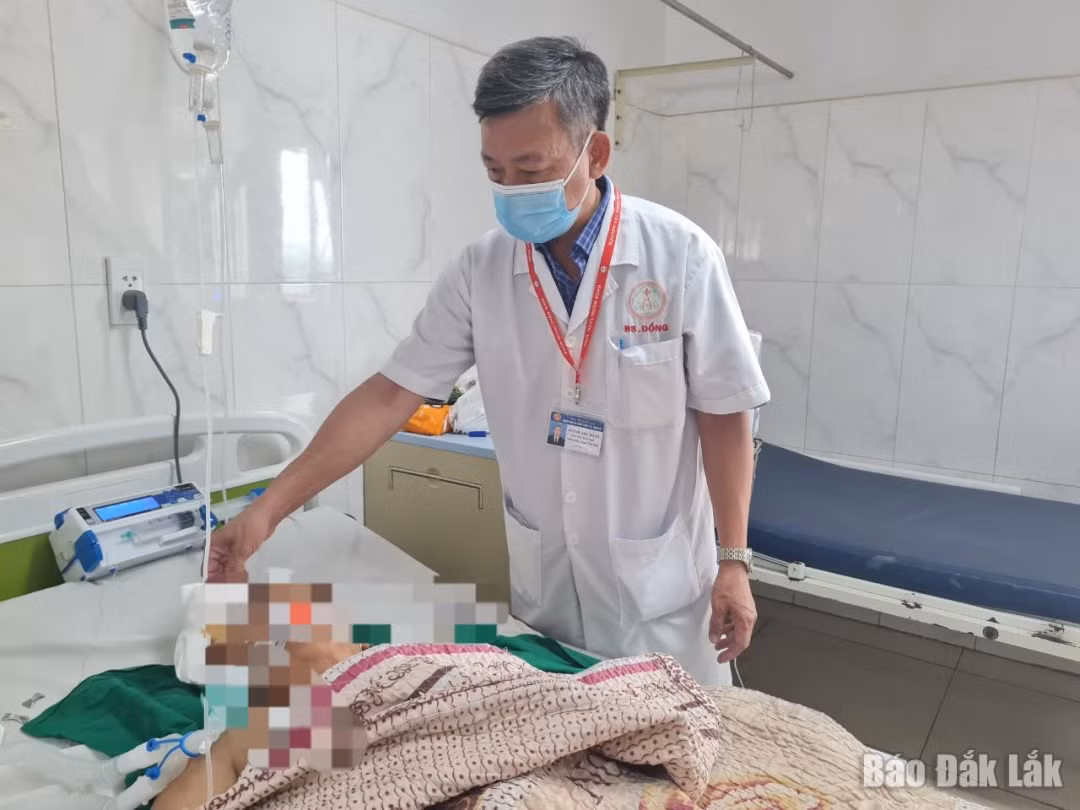 Đắk Lắk tiếp nhận và cấp cứu thành công bệnh nhi bị đạn bắn xuyên đầu​ ảnh 1