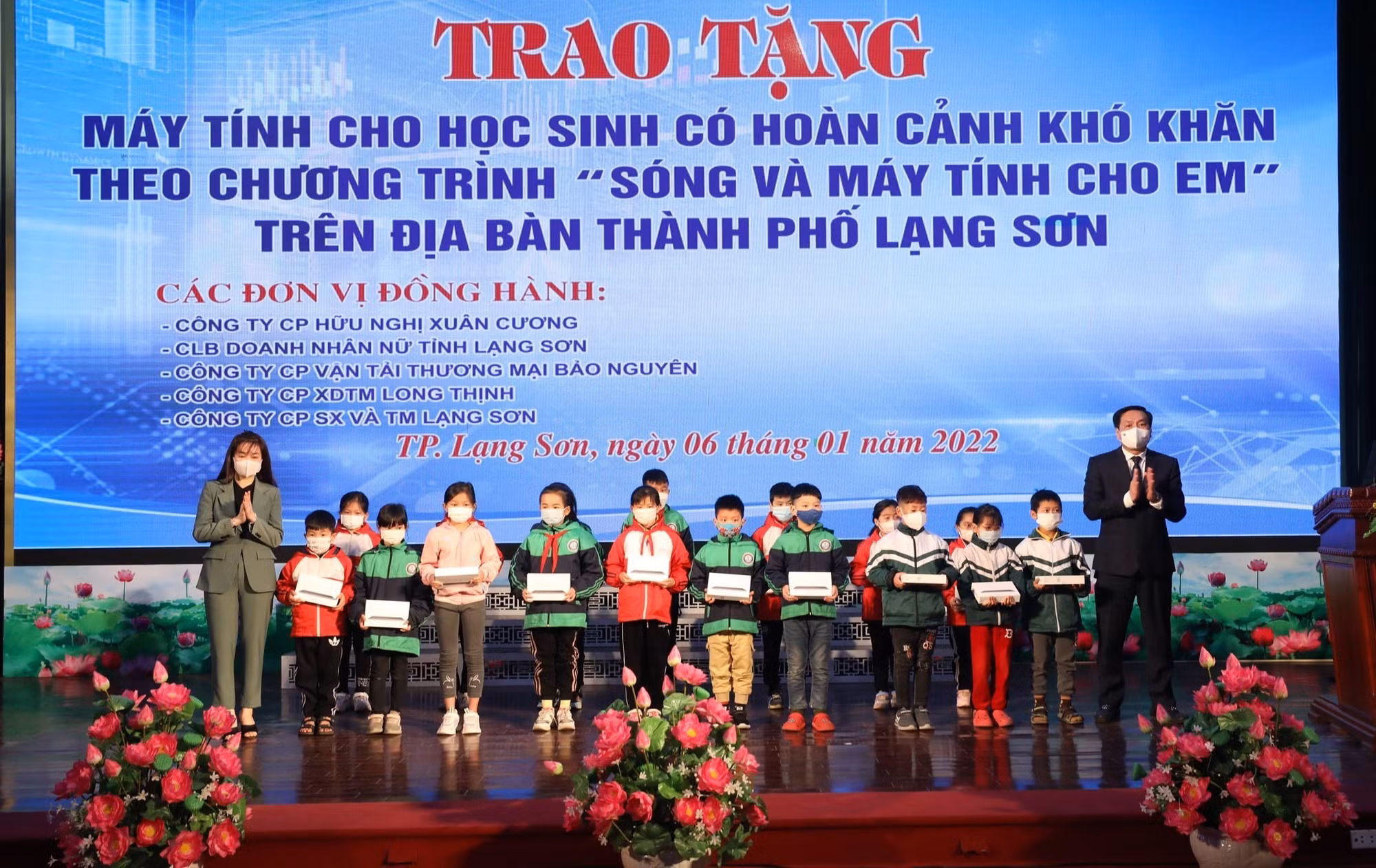 Hướng dẫn hỗ trợ máy tính bảng và dịch vụ viễn thông công ích cho gia đình học sinh nghèo, cận nghèo ảnh 1
