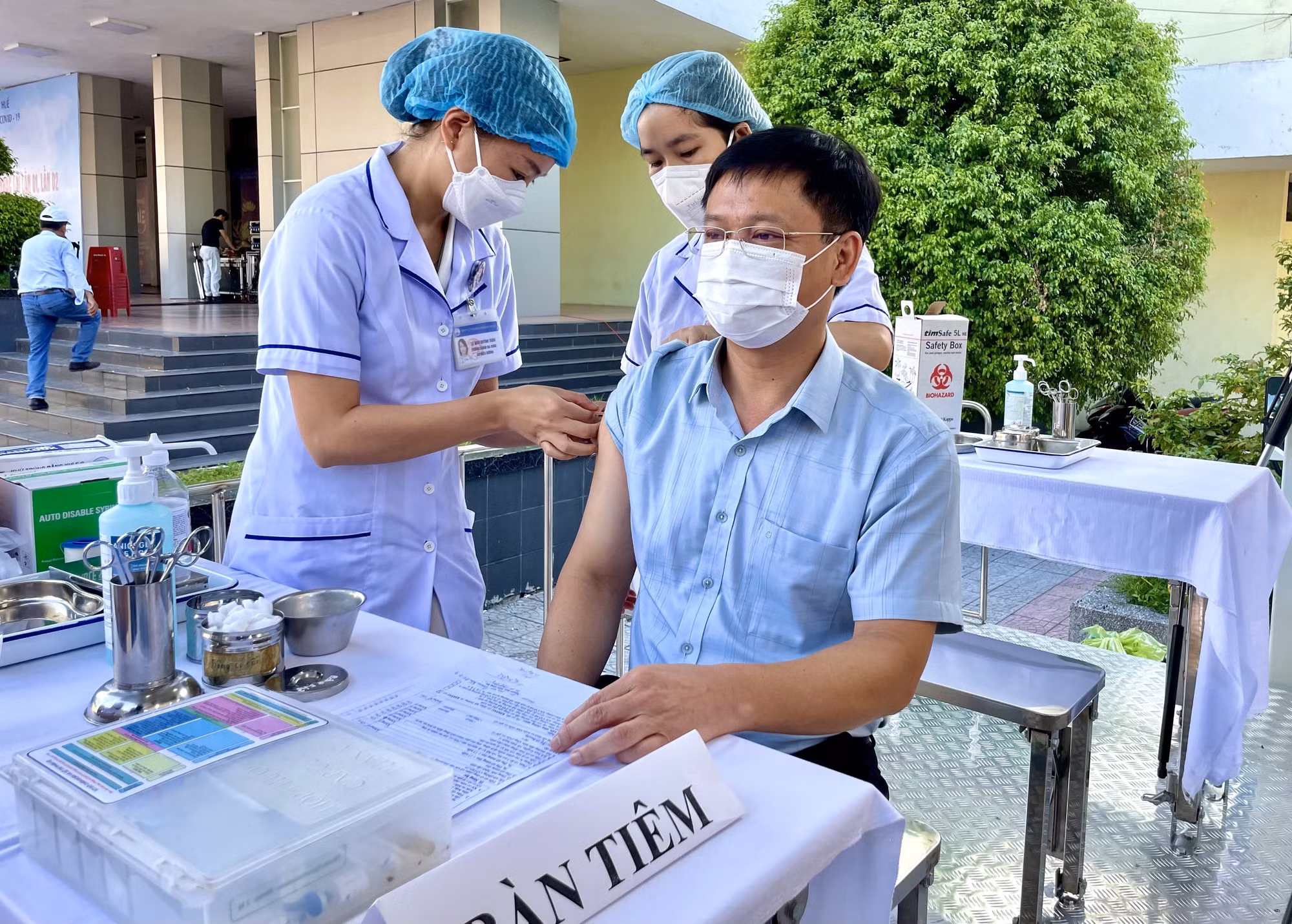 Dịch COVID-19: Ngày 16/7, cả nước ghi nhận 705 ca mắc mới, thêm một bệnh nhân tử vong ảnh 1