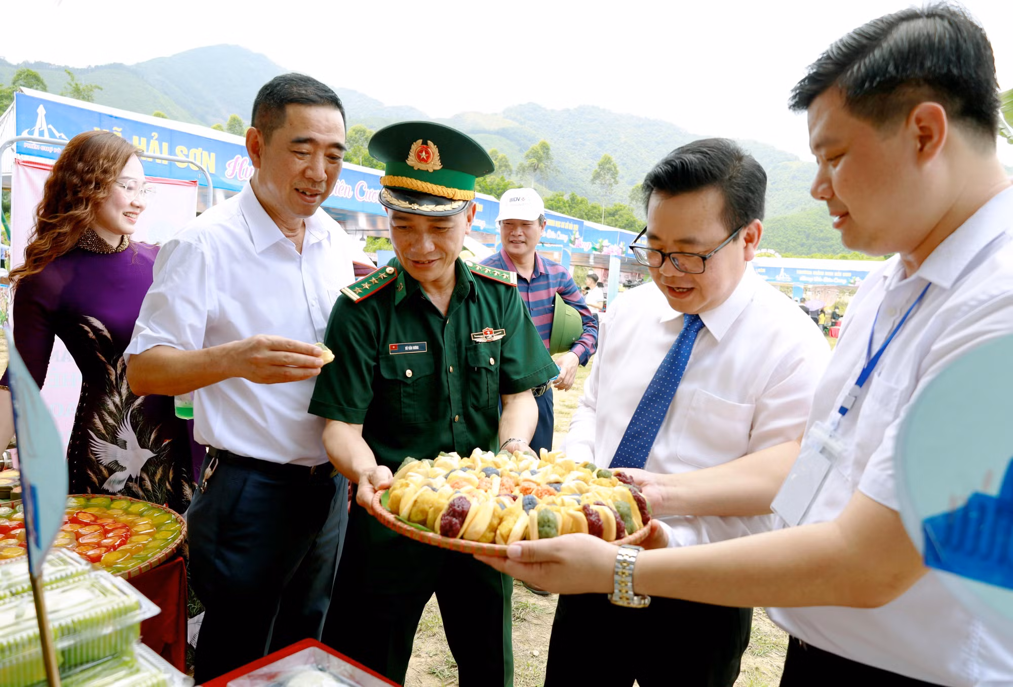 Khai mạc Lễ hội Hoa sim biên giới năm 2023 ảnh 2