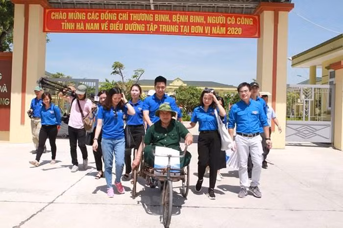 TTXVN tổ chức nhiều hoạt động nhân dịp kỷ niệm 73 năm Ngày Thương binh -Liệt sỹ ảnh 1