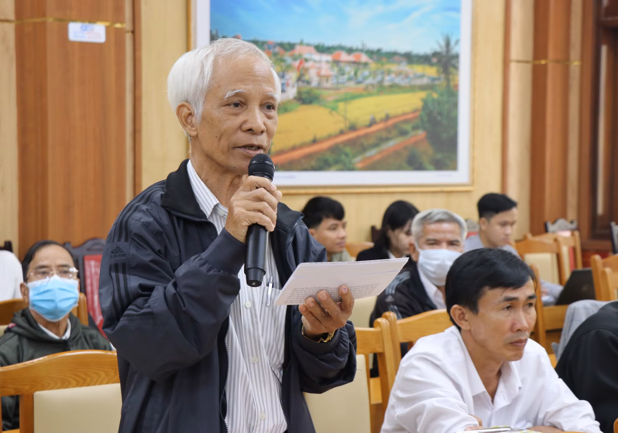 Lãnh đạo tỉnh Quảng Ngãi đối thoại với người có uy tín vùng đồng bào dân tộc thiểu số ảnh 2
