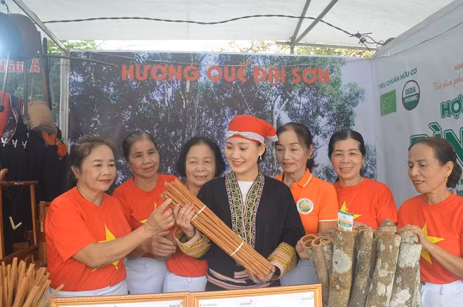 Yên Bái khai mạc trưng bày "Không gian văn hóa các dân tộc huyện Văn Yên" ảnh 2 Yên Bái khai mạc trưng bày "Không gian văn hóa các dân tộc huyện Văn Yên" ảnh 2