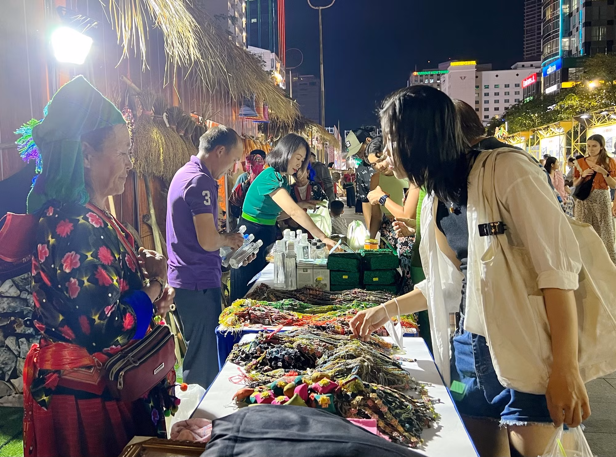 Khai mạc Tuần lễ Văn hóa - Du lịch Điện Biên và các tỉnh Tây Bắc tại Thành phố Hồ Chí Minh ảnh 1