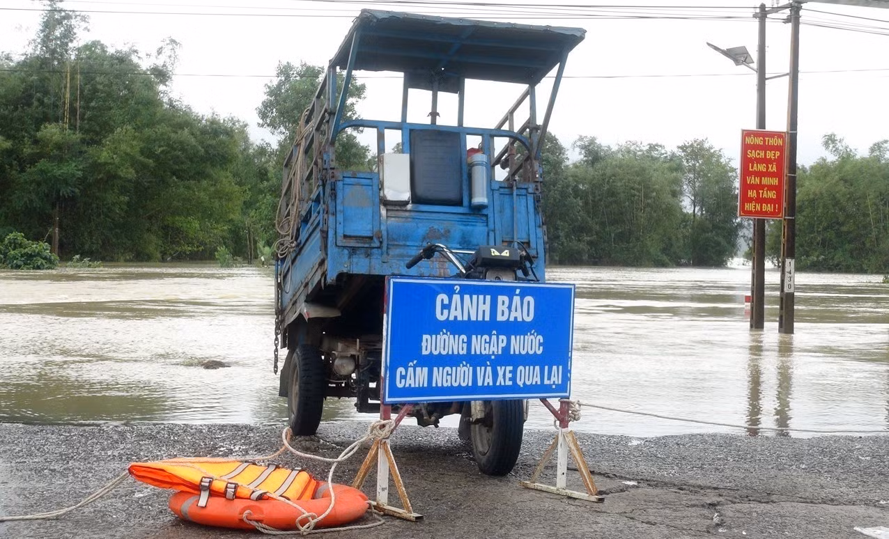 Mưa lũ tại tỉnh Phú Yên khiến một người chết ảnh 4