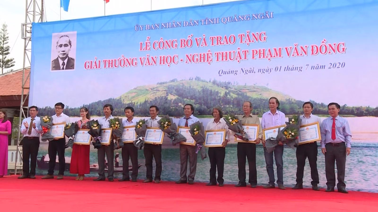 Lễ công bố và trao giải thưởng Văn học - Nghệ thuật Phạm Văn Đồng lần thứ I - 2019 ảnh 1