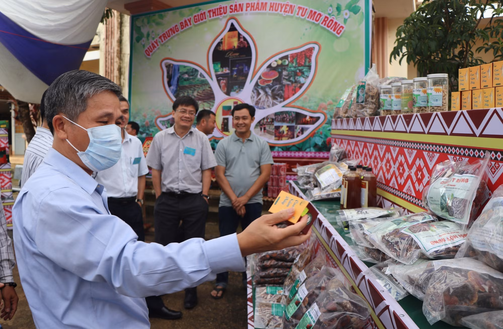 Kon Tum thí điểm mô hình viên chức, đồng bào dân tộc thiểu số tham gia hợp tác xã ảnh 3