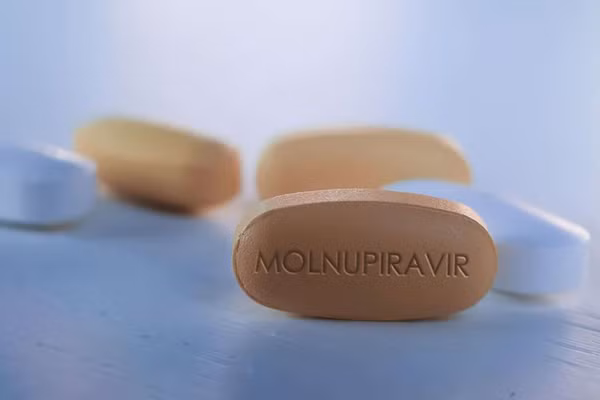 Sẵn sàng thuốc Molnupiravir cho chương trình thí điểm điều trị tại nhà và cộng đồng ảnh 1