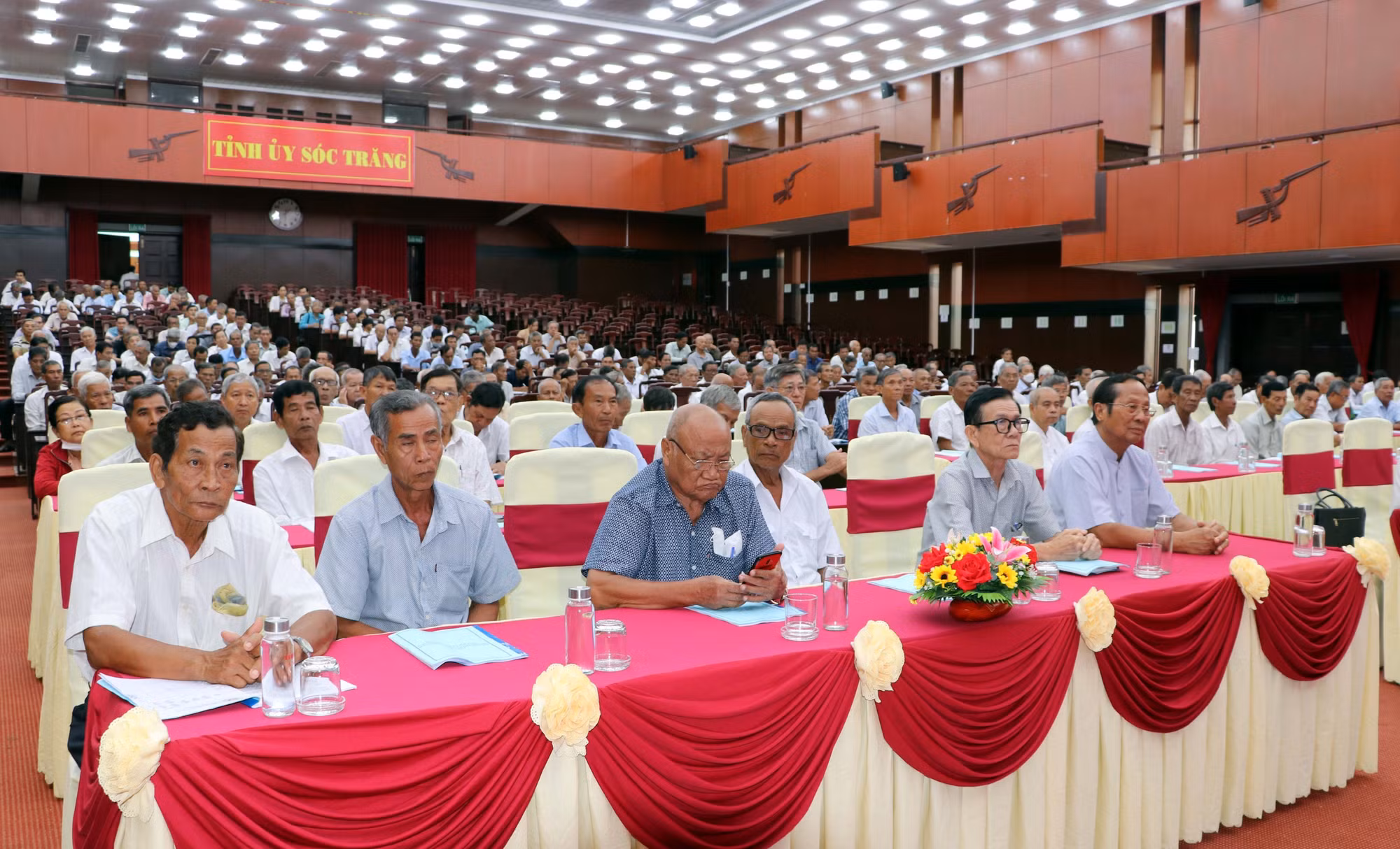 Thông tin các chính sách cho người có uy tín trong đồng bào dân tộc thiểu số ảnh 1