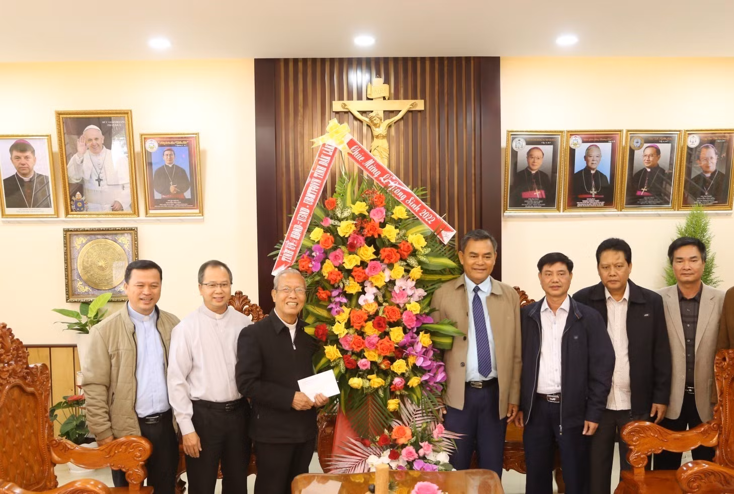 Giáng sinh 2022: Đồng bào có đạo đồng hành, xây dựng tỉnh Đắk Lắk giàu đẹp, văn minh ảnh 1