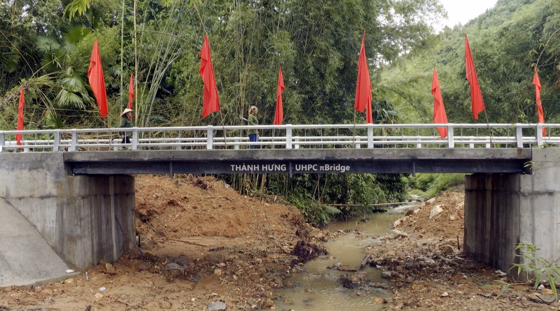 Niềm vui từ những cây cầu mới ở vùng cao Tuyên Quang ảnh 1