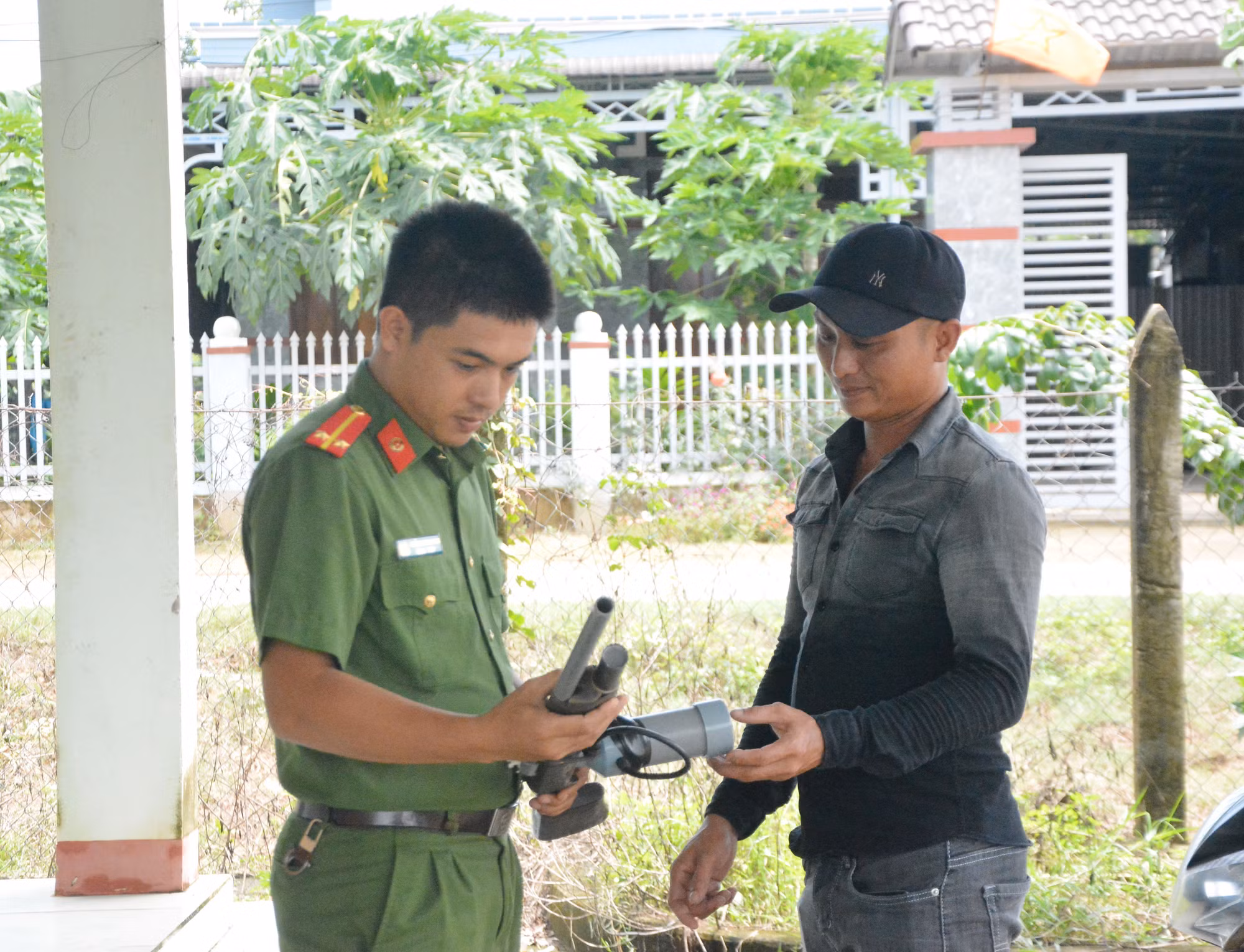 Bảo vệ sự bình yên trong mỗi buôn làng Đắk Lắk ảnh 6